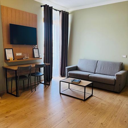 Manhattan Room & Suite Bari Bagian luar foto