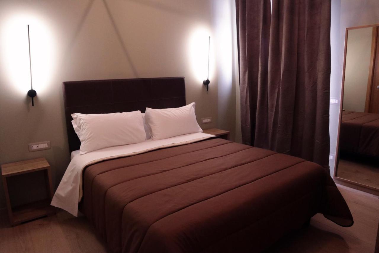 Manhattan Room & Suite Bari Bagian luar foto