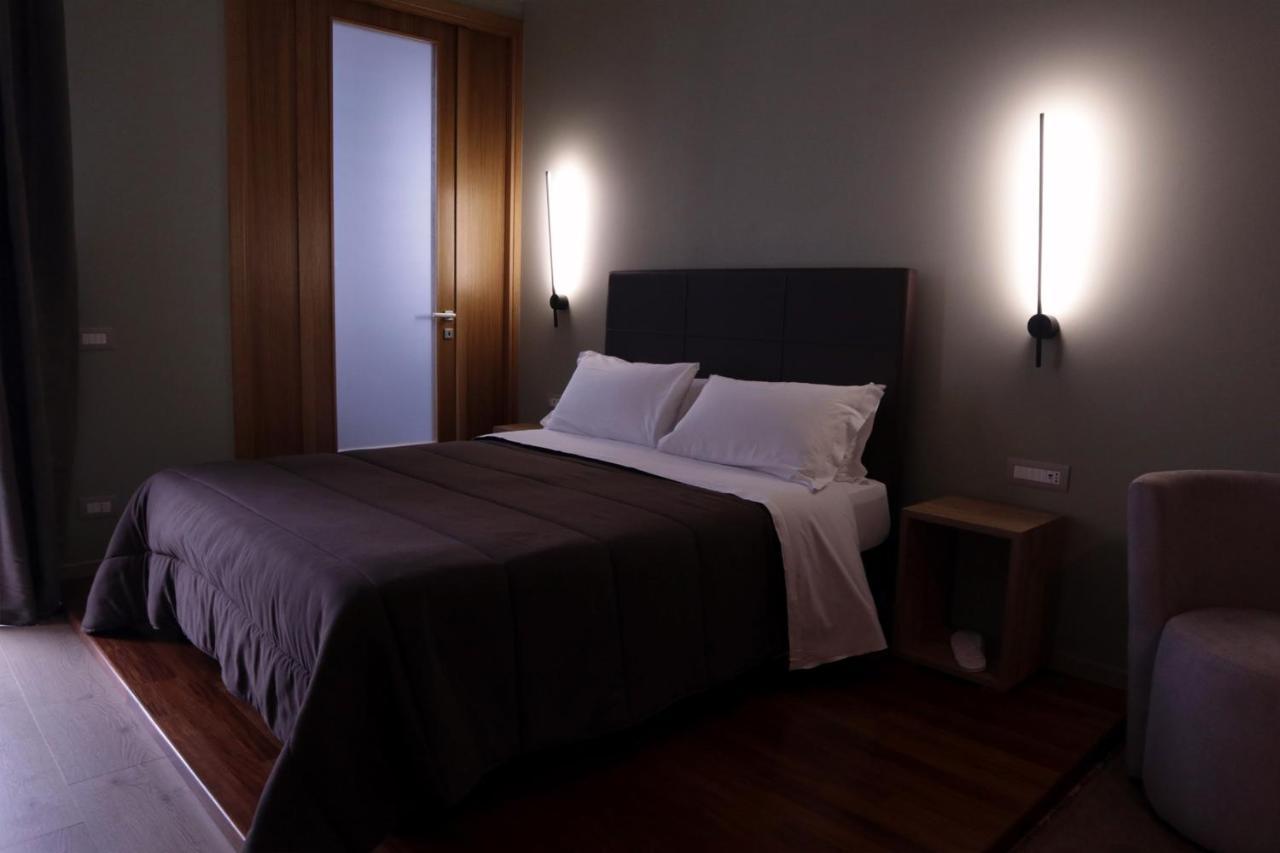 Manhattan Room & Suite Bari Bagian luar foto