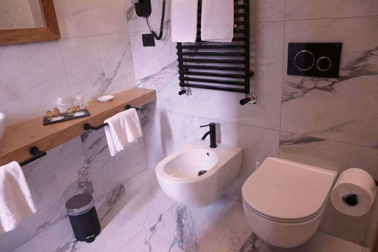 Manhattan Room & Suite Bari Bagian luar foto