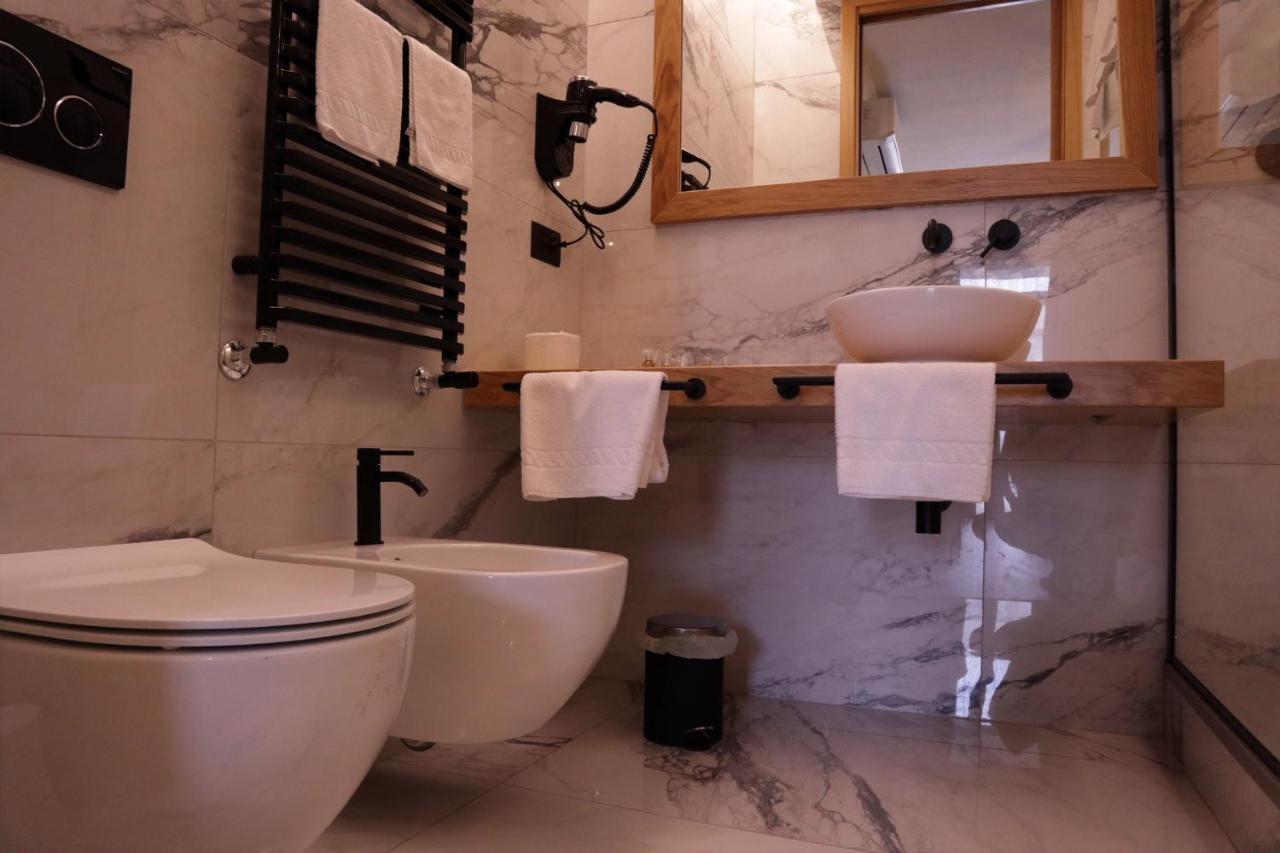 Manhattan Room & Suite Bari Bagian luar foto
