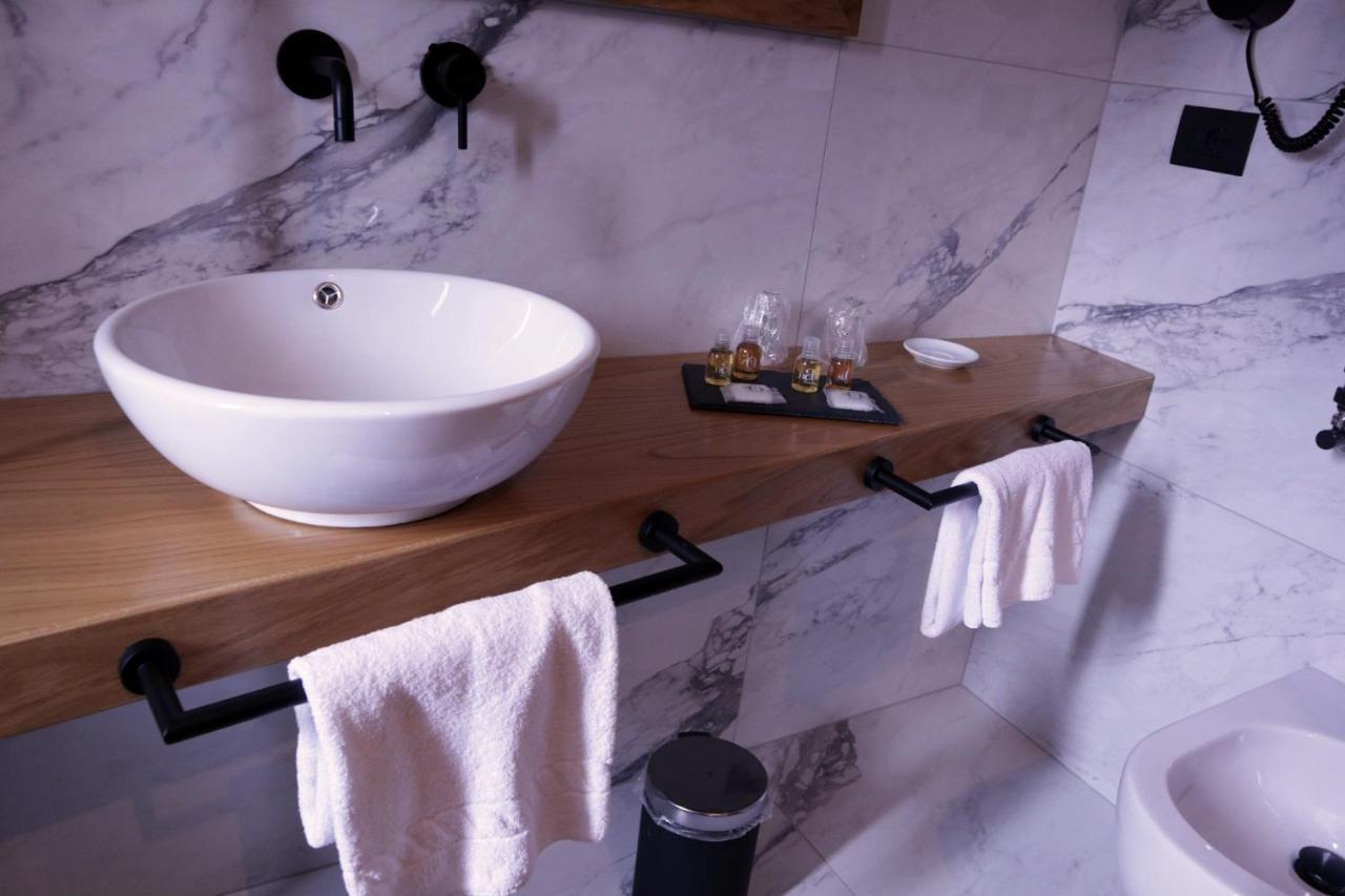 Manhattan Room & Suite Bari Bagian luar foto