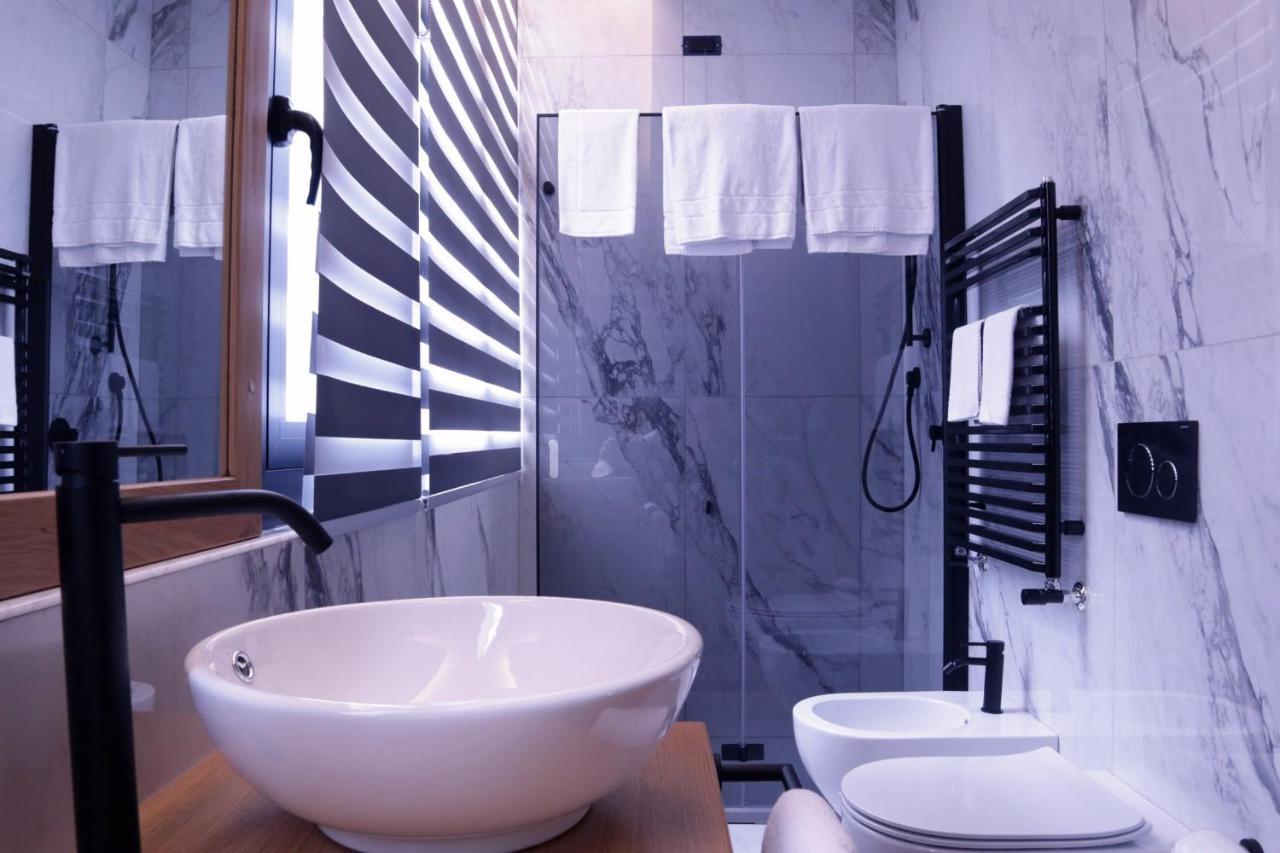 Manhattan Room & Suite Bari Bagian luar foto