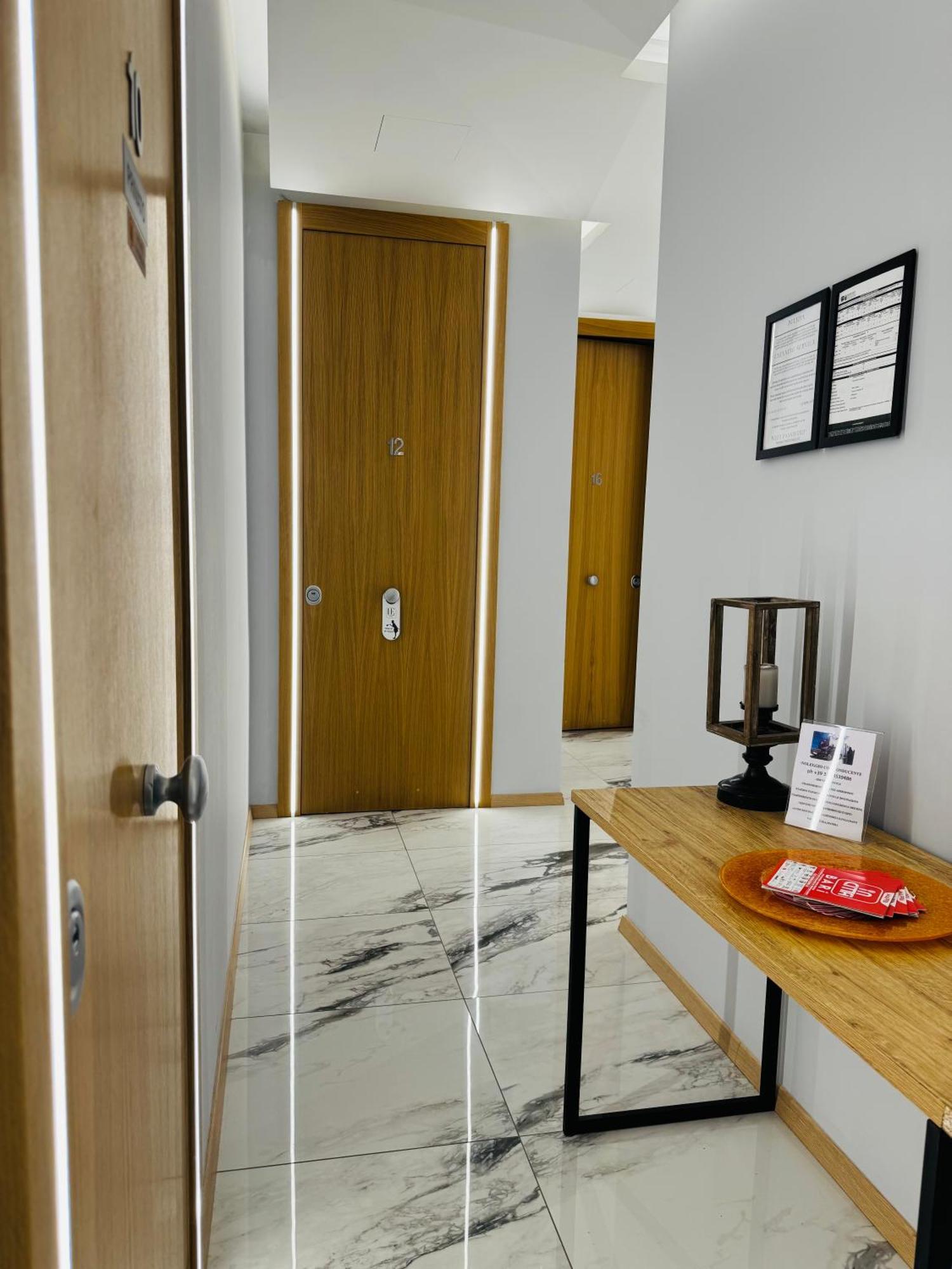 Manhattan Room & Suite Bari Bagian luar foto